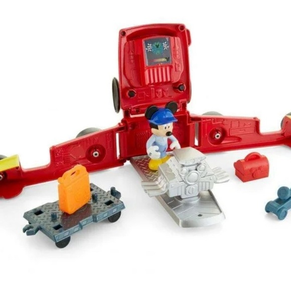Fischer Price Disney Jr Mickey and the Roadster Racers transforming playset - Picture 4 of 15
